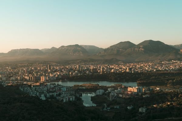 vue de la capitale de l'Albanie