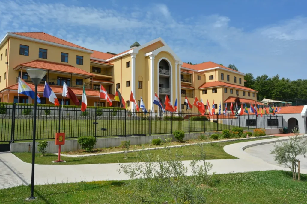 École internationale de Tirana