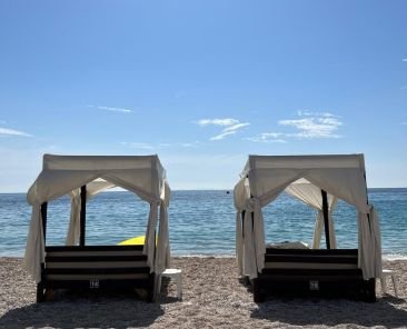 Plages bon marché dans le sud de l'Albanie