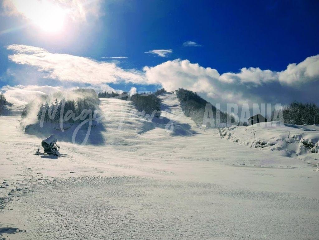 Skifahren in den albanischen Alpen